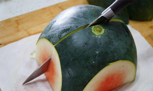 切西瓜鸡蛋的吃瓜