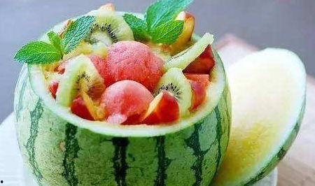 吃瓜喝水哪个解渴,揭秘解渴的最佳选择